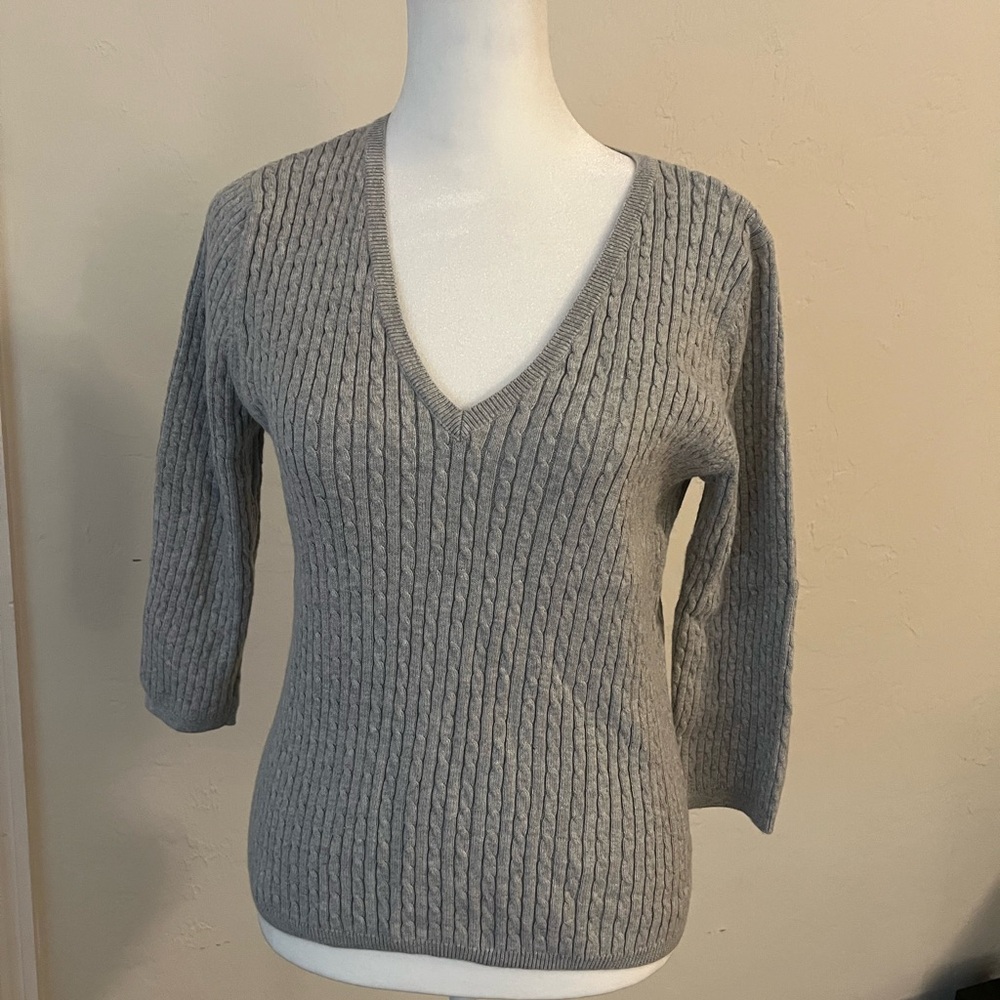 Pria gray sweater